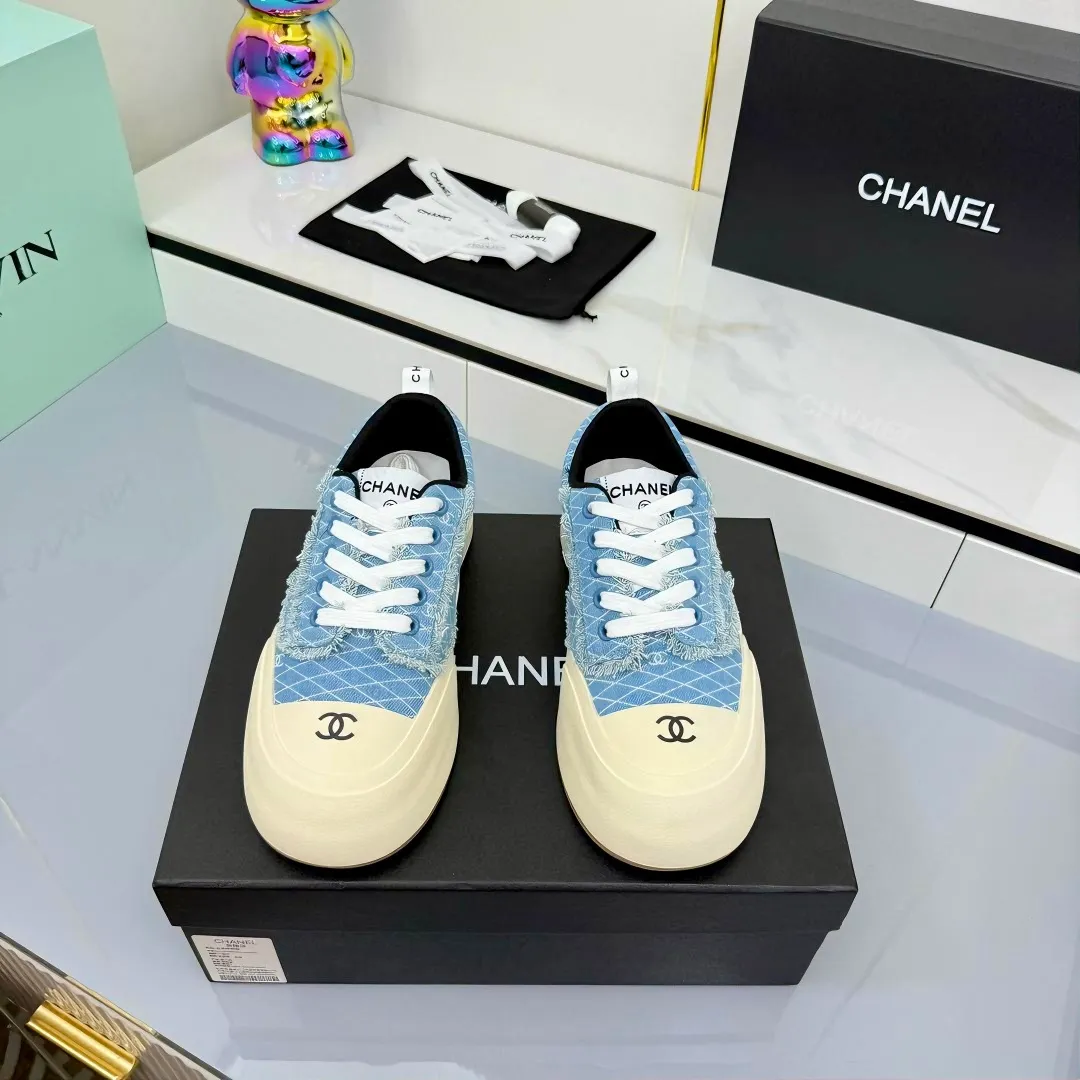 👟👟Ex-factory price 600👟👟 Chanel bread shoes ~ original calfskin panda shoes Chanel 25C latest hot style panda black and white sports shoes casual sneakers Xiaoxiang hot item classic black and white panda color coco girls must pay Fabric: original custom mixed sheepskin lining: original imported breathable mesh lining outsole: Original molded rubber + TPU combination Size: Women's 35-41 Buy now👉